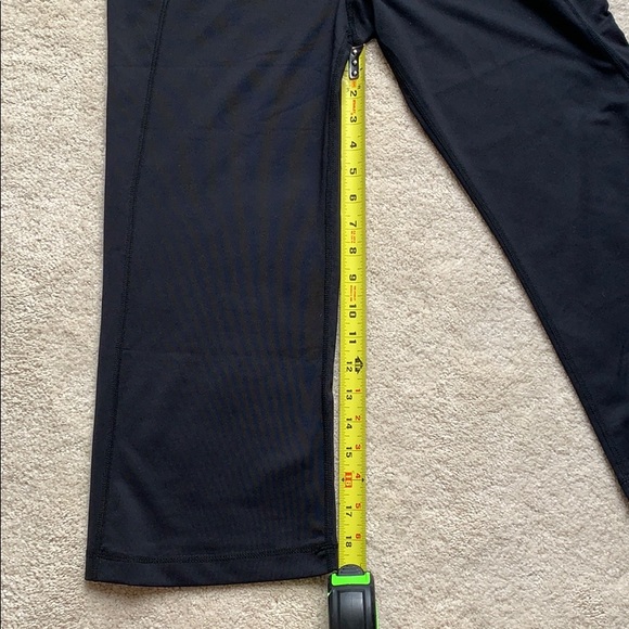 Yoga capris - Picture 4 of 6